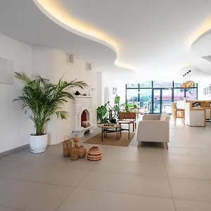 Audo Local Hotel